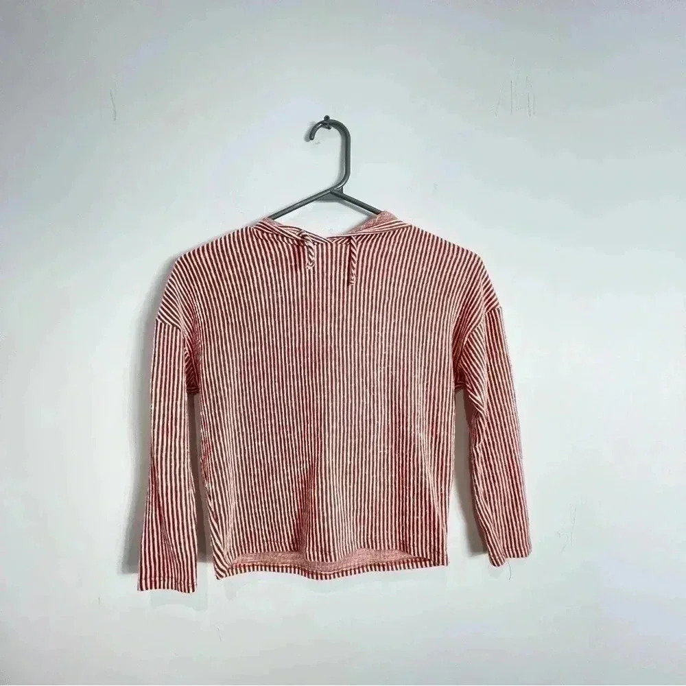 ❤️ Caution to the wind by UO cropped hoodie Size XS